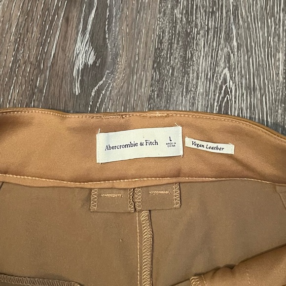 Abercrombie & Fitch Vegan Leather Shorts Size L - Picture 4 of 4